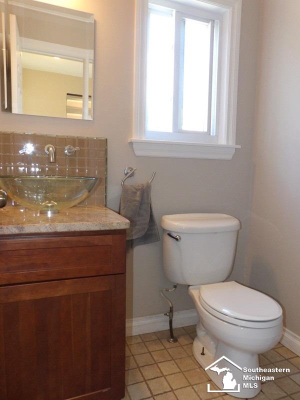 22128 Derby Road Woodhaven, MI 48183 - Photo 22 of 41