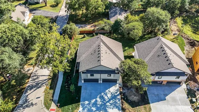 $365,000 | 205 Northwest Orchard Drive, Lee's Summit, MO 64063