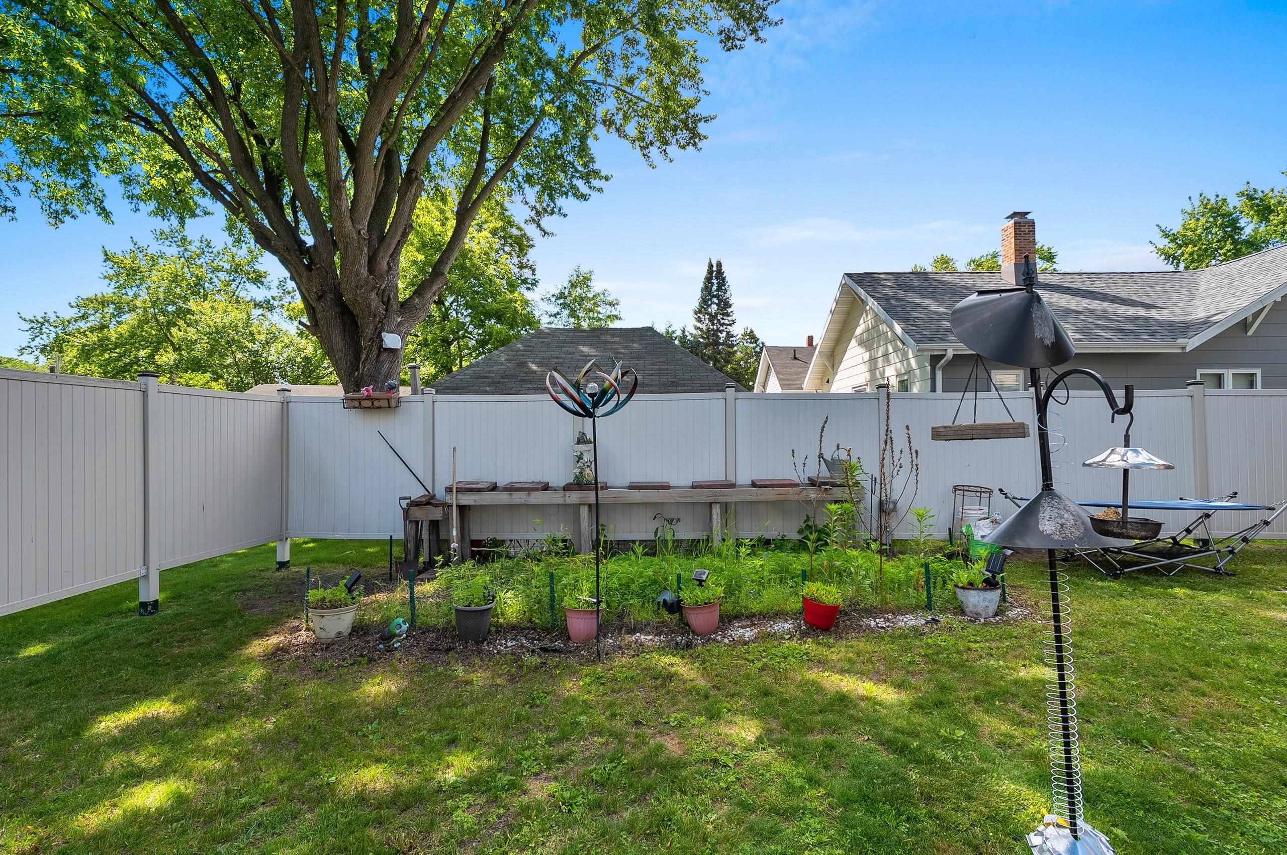 111 10th Street Clintonville, WI 54929 - Photo 7 of 34