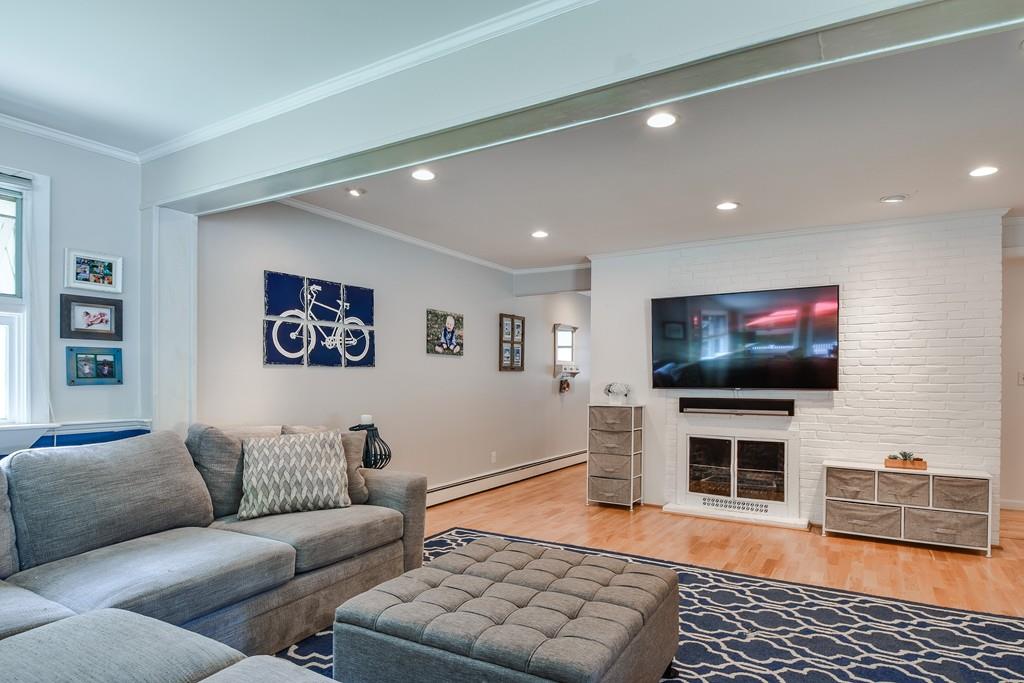 17 Hardwick Road Natick, MA 01760 - Photo 11 of 22 Gallery Image 11