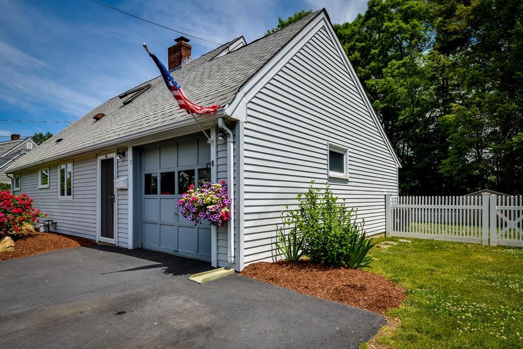17 Hardwick Road Natick, MA 01760 - Photo 3 of 22 Gallery Image 3