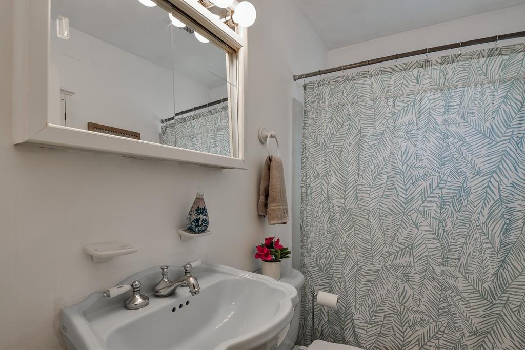 17 Hardwick Road Natick, MA 01760 - Photo 7 of 22 Gallery Image 7