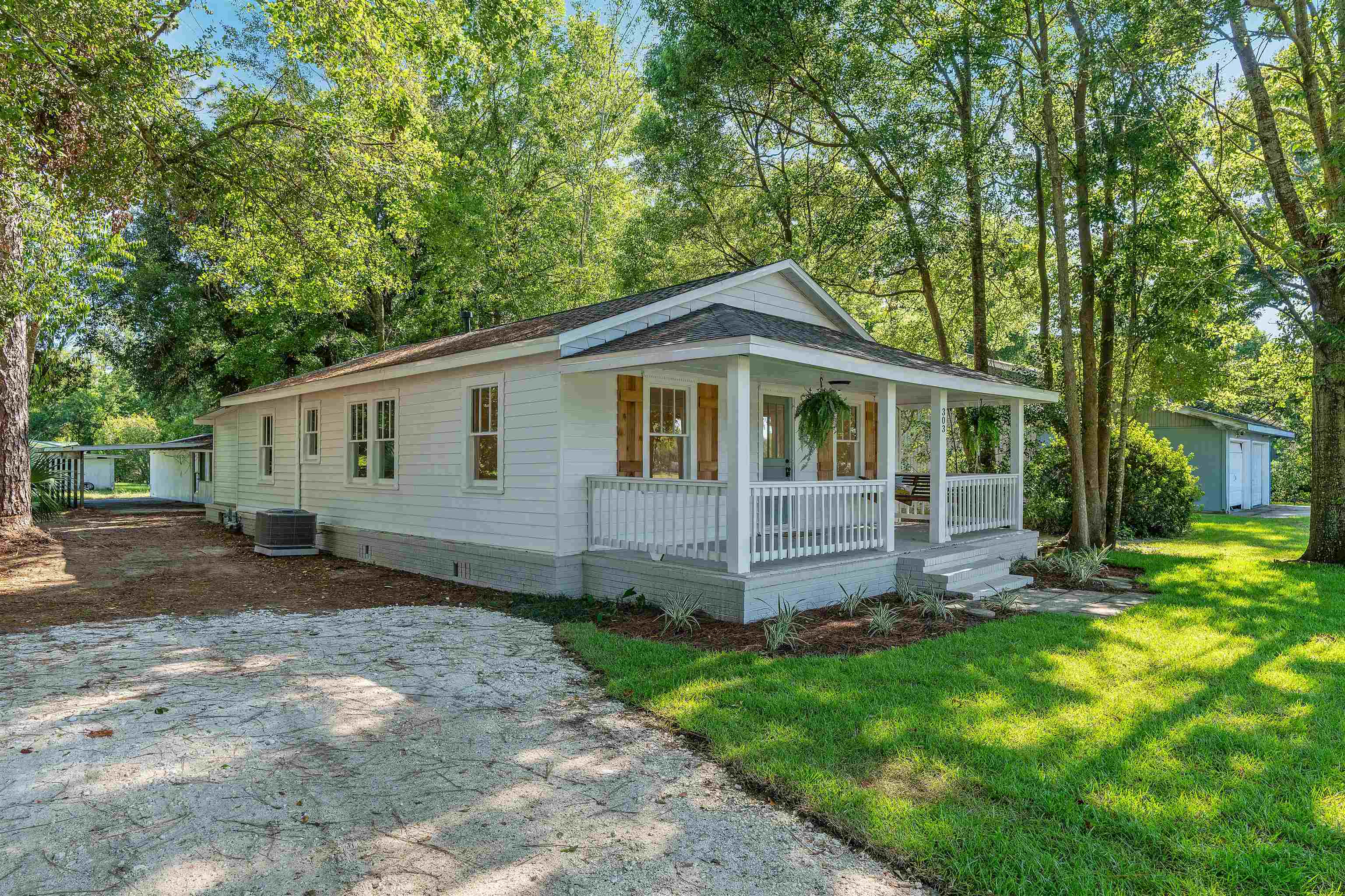 303 West Roosevelt Avenue Foley, AL 36535 - Photo 3 of 27