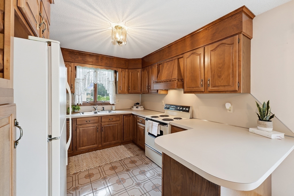 10 Bramucci Street Ludlow, MA 01056 - Photo 10 of 42