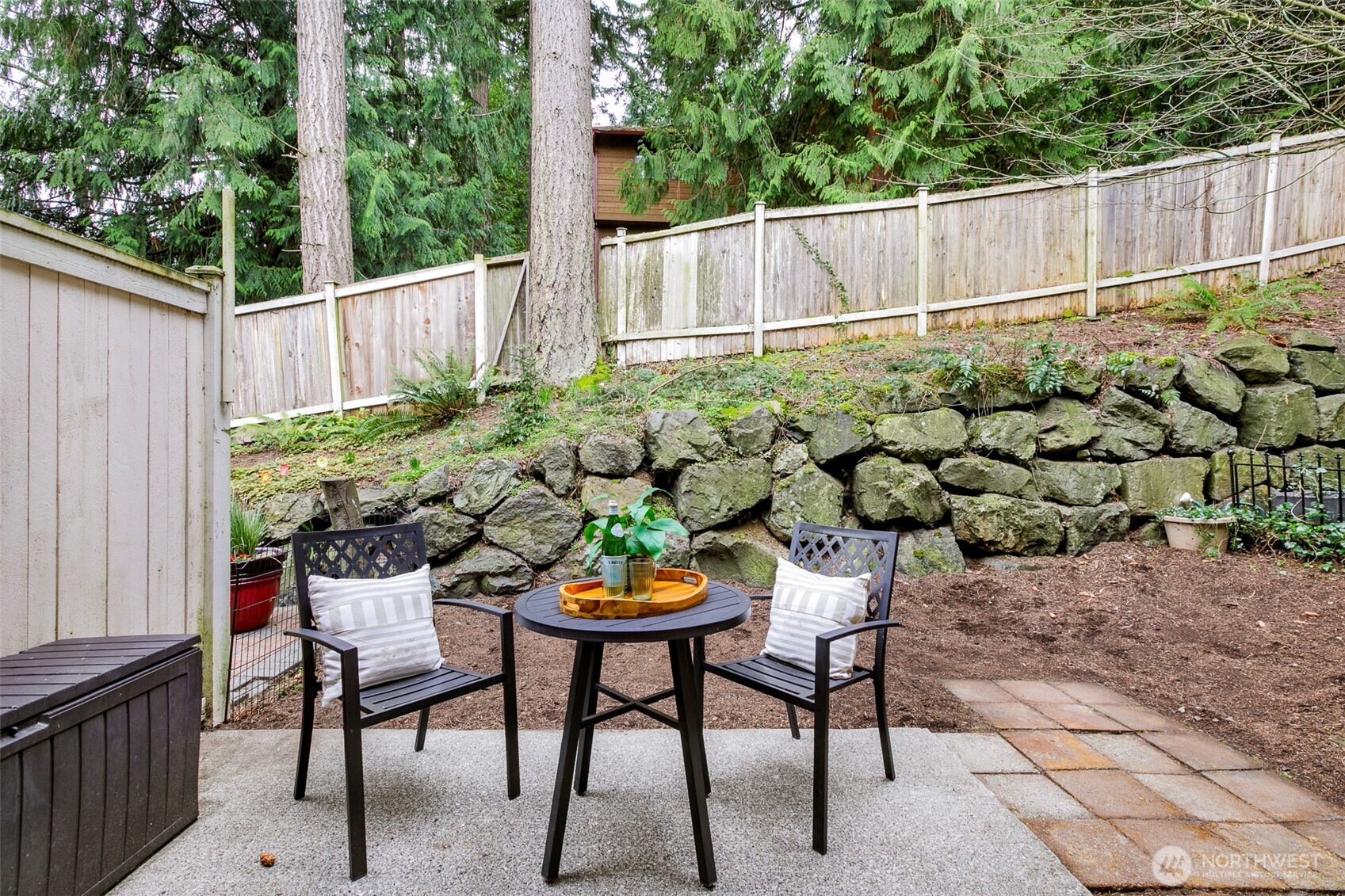8828 238th Street Southwest, Unit C3 Edmonds, WA 98026 - Photo 10 of 29 a backyard of a house with lots of green space