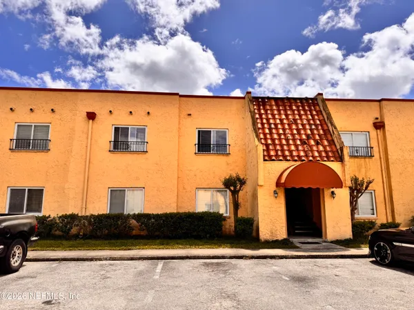 $1,300 | 3916 Corrida Court, Unit 3, Jacksonville, FL 32217