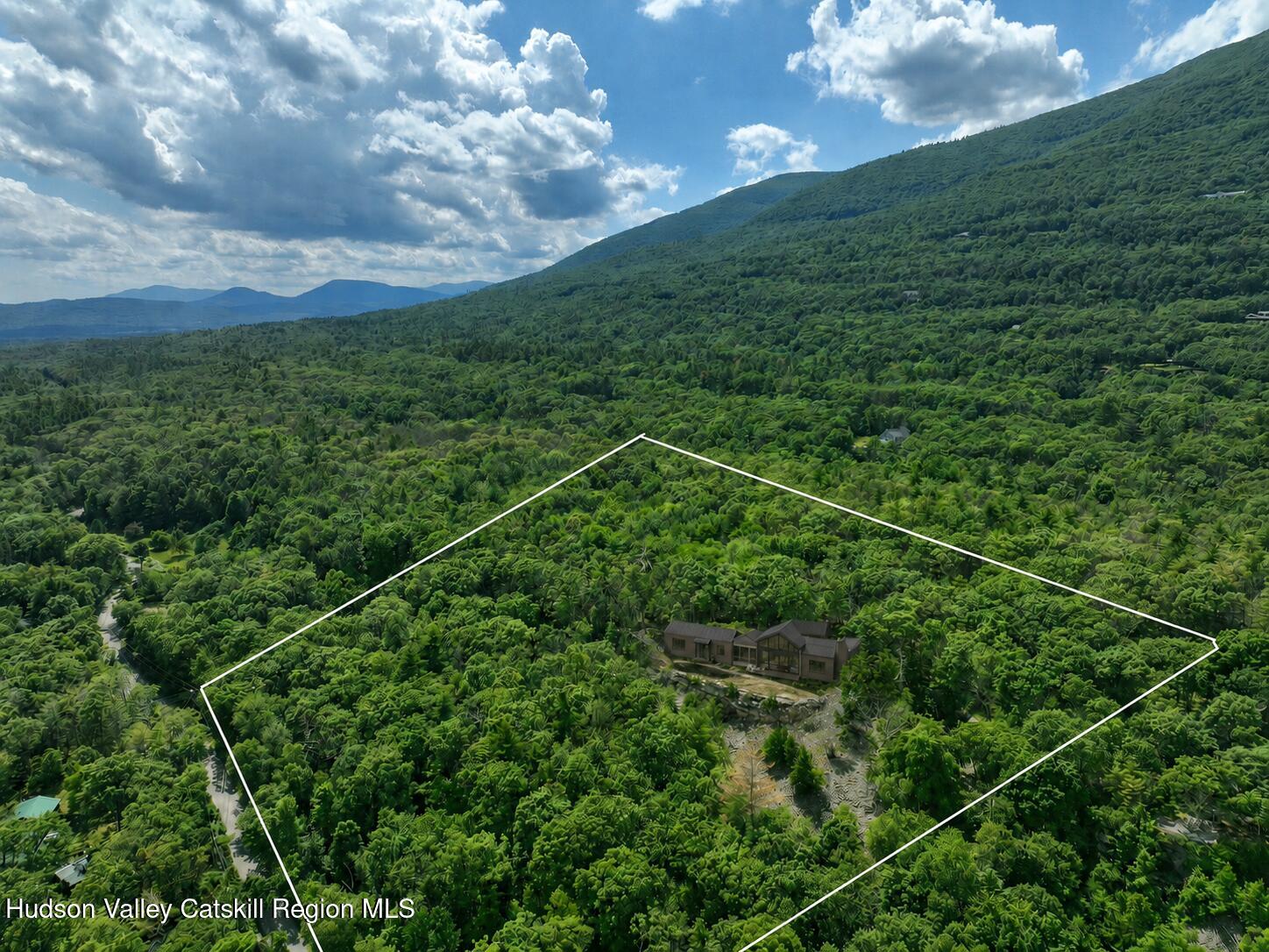 400 Stoll Road Saugerties, NY 12477 - Photo 1 of 13 Outline Render 1