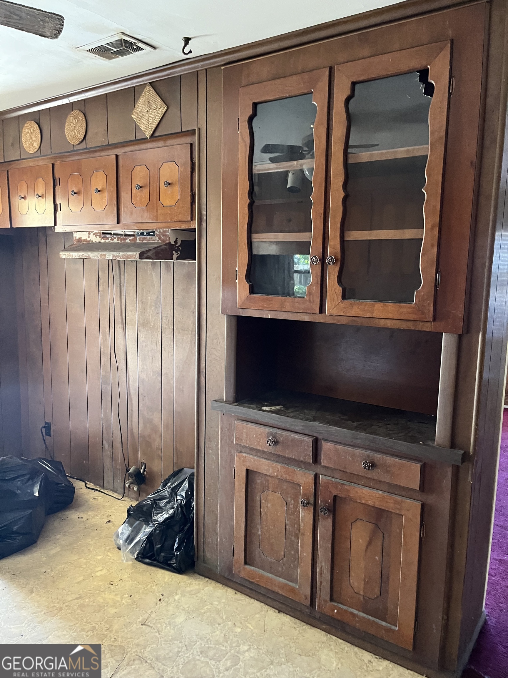 3450 Travis Boulevard Macon, GA 31206 - Photo 4 of 7 a view of washer and dryer