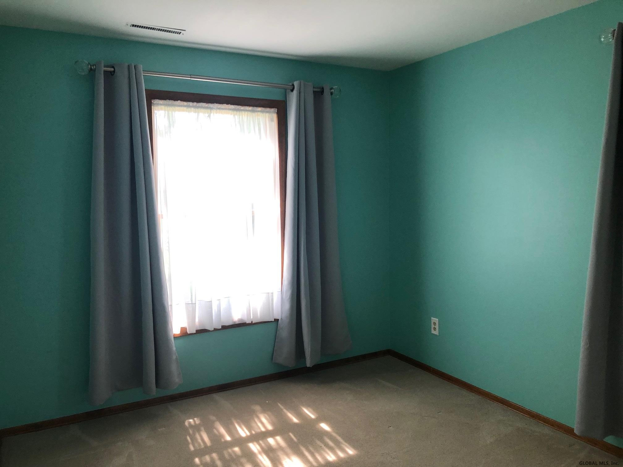 40 Rockefeller Boulevard Rensselaer, NY 12144 - Photo 12 of 42 Photo 12