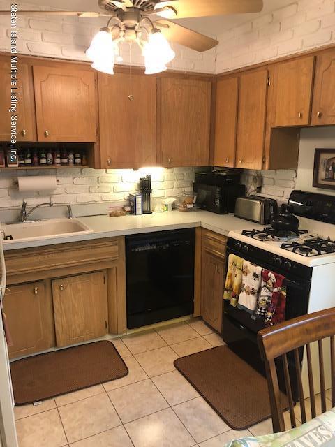 111 Birch Road Staten Island, NY 10303 - Photo 3 of 15 IMG_4027