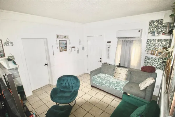 $284,900 | 610 Dundee Road, Dundee, FL 33838