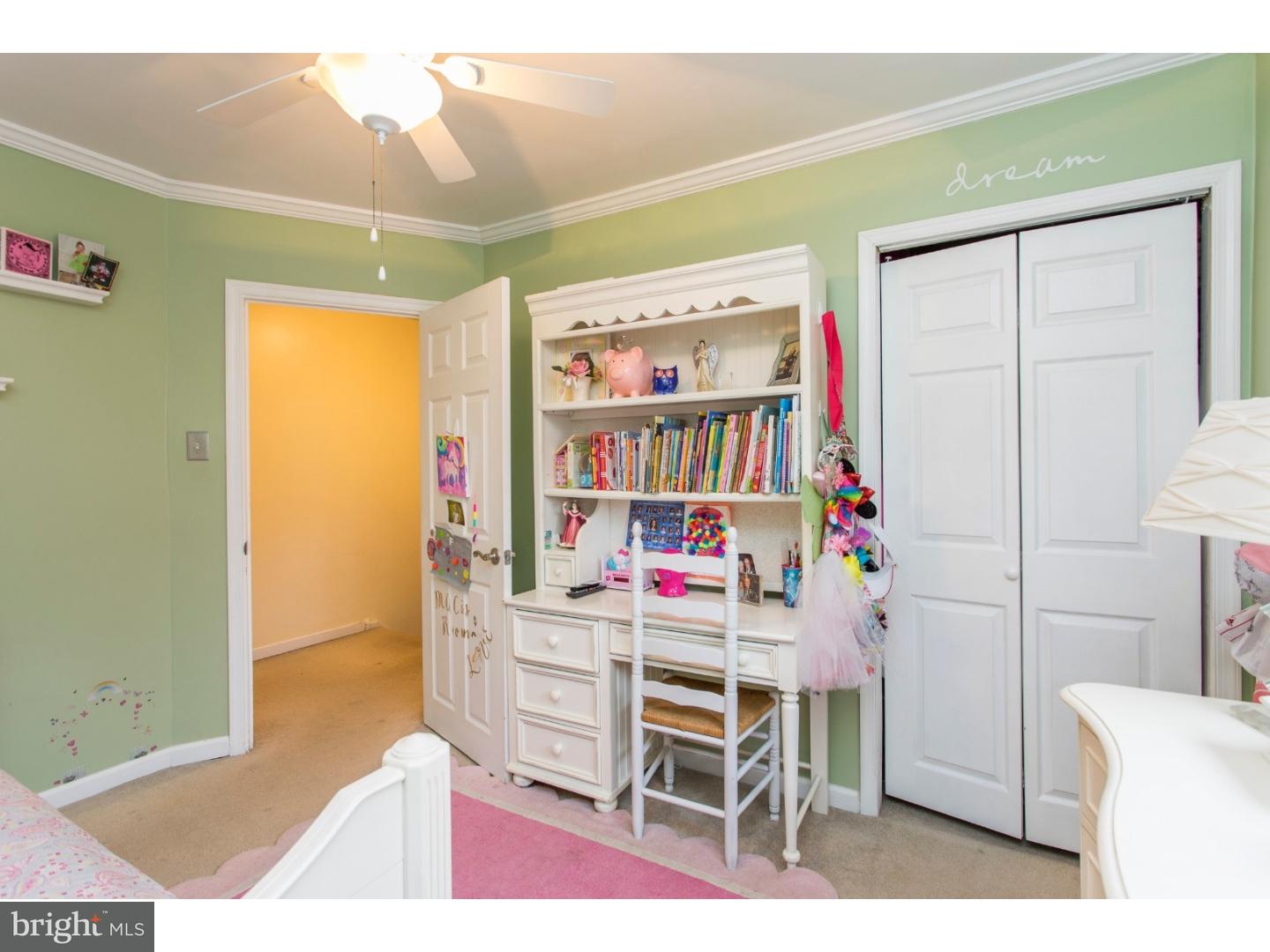 11902 Stevens Road Philadelphia, PA 19116 - Photo 15 of 21 a workspace with furniture and a book shelf