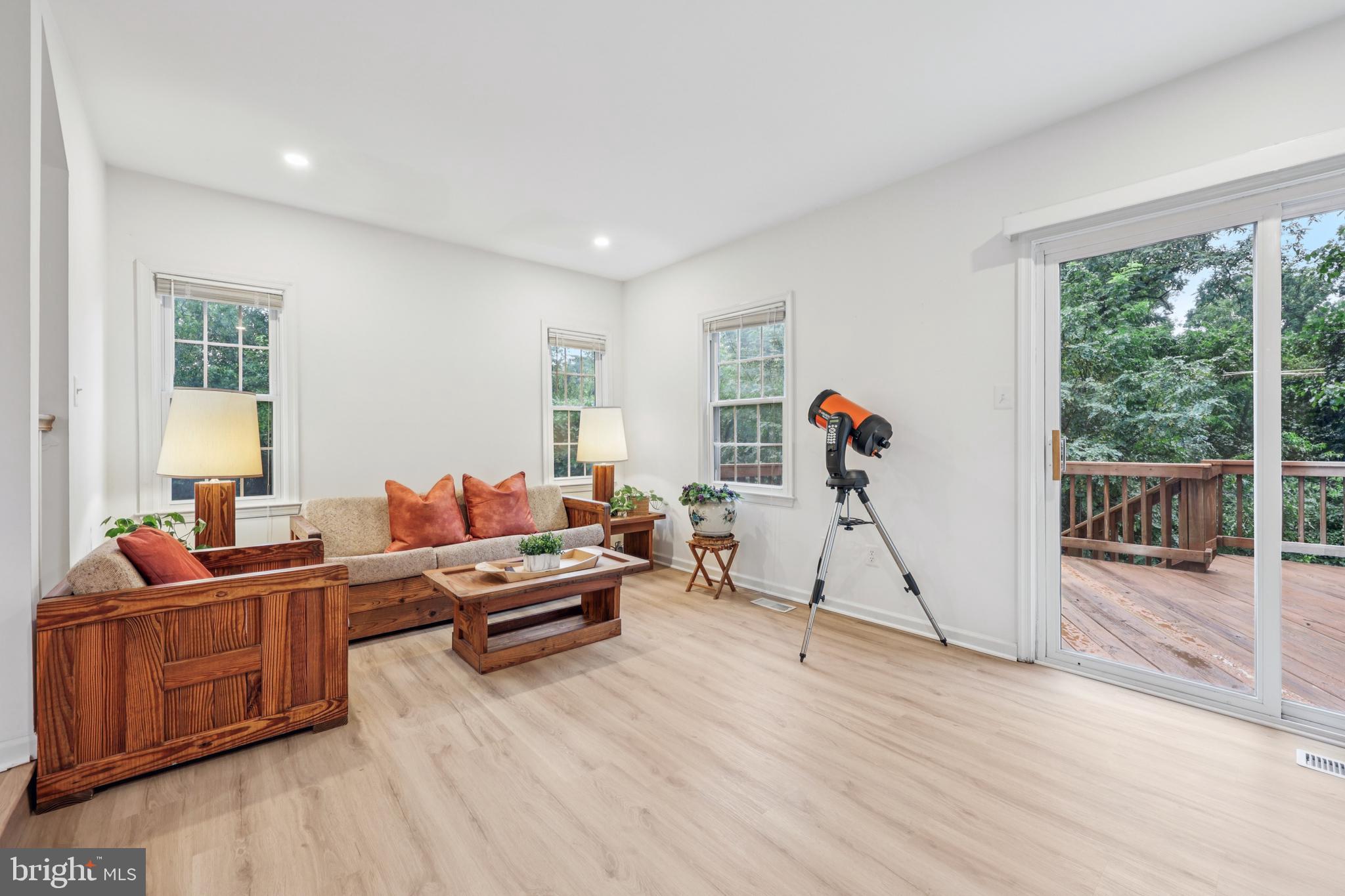 8536 Springfield Oaks Drive Springfield, VA 22153 - Photo 9 of 34 Gallery Image 9