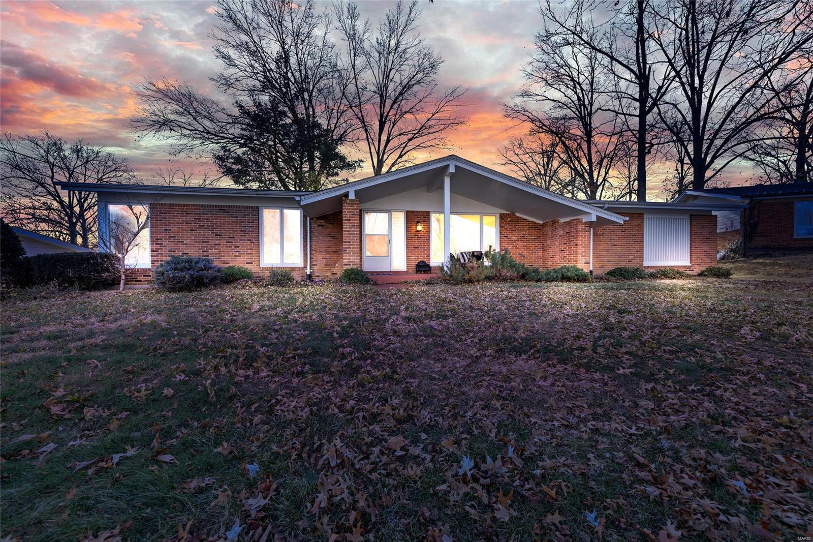 827 Woodruff Drive Ballwin, MO 63011 - Photo 1 of 29