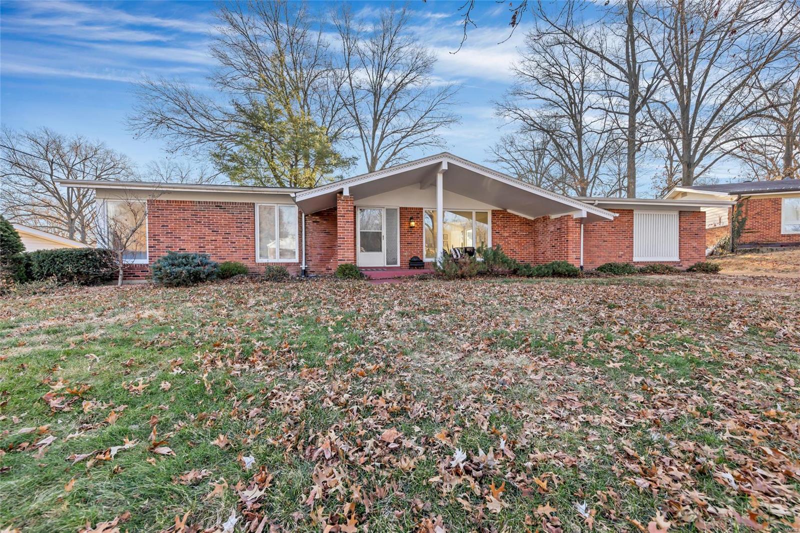 827 Woodruff Drive Ballwin, MO 63011 - Photo 2 of 29