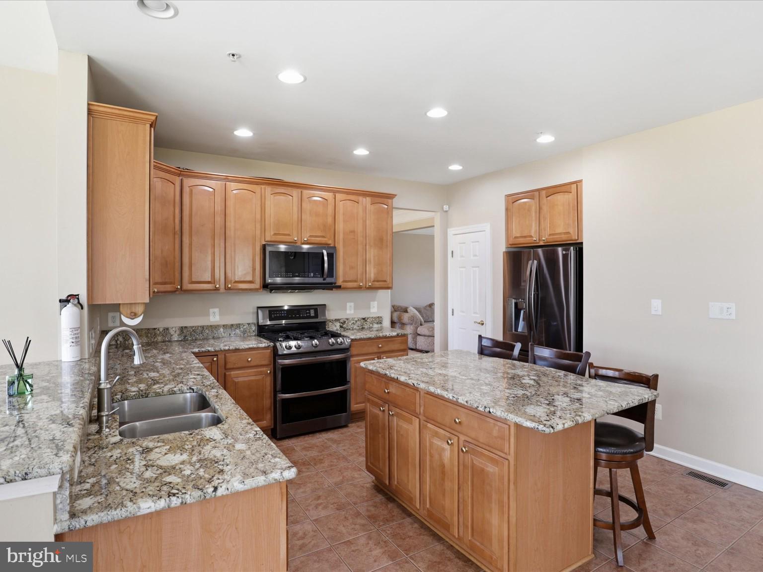 14202 Derby Ridge Road Bowie, MD 20721 - Photo 15 of 57 ITCHEN EQUIPED WITH LG ST APPLIANCEST