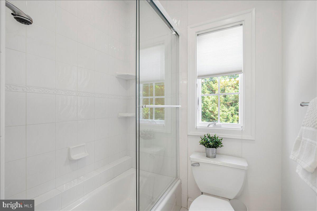 8413 Rapley Ridge Lane Potomac, MD 20854 - Photo 48 of 85 Connecting bathroom