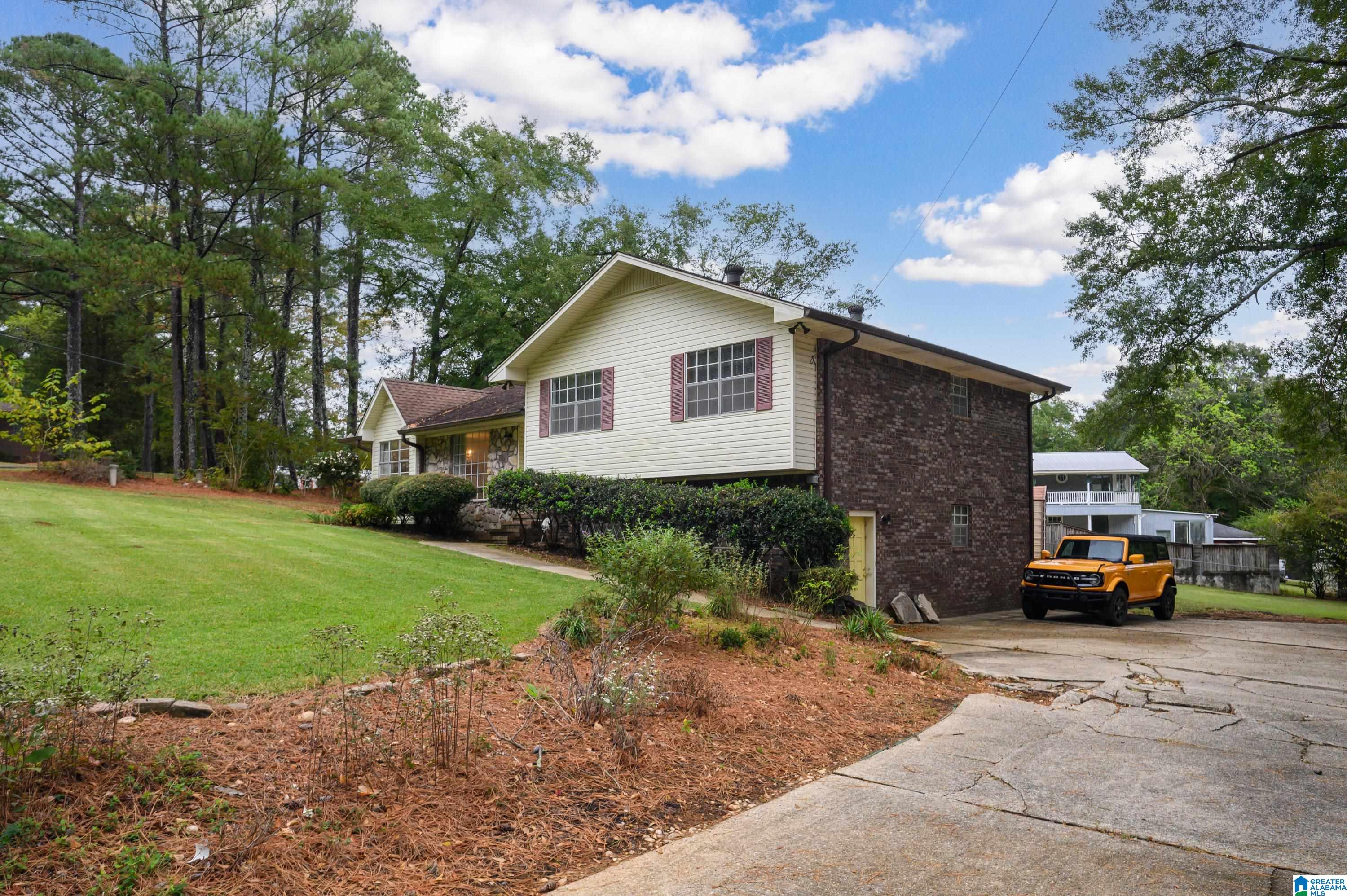186 Forest Road Bessemer, AL 35023 - Photo 3 of 54