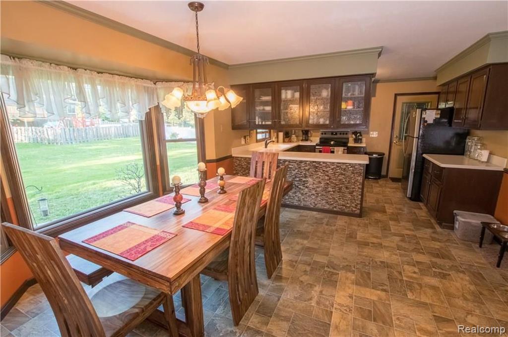 2772 West Tienken Road Rochester Hills, MI 48306 - Photo 14 of 22