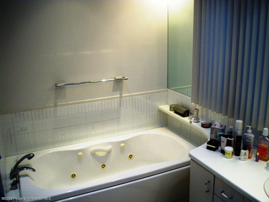 601 Glenburn Road Clarks Summit, PA 18411 - Photo 15 of 29 Gallery Image 15