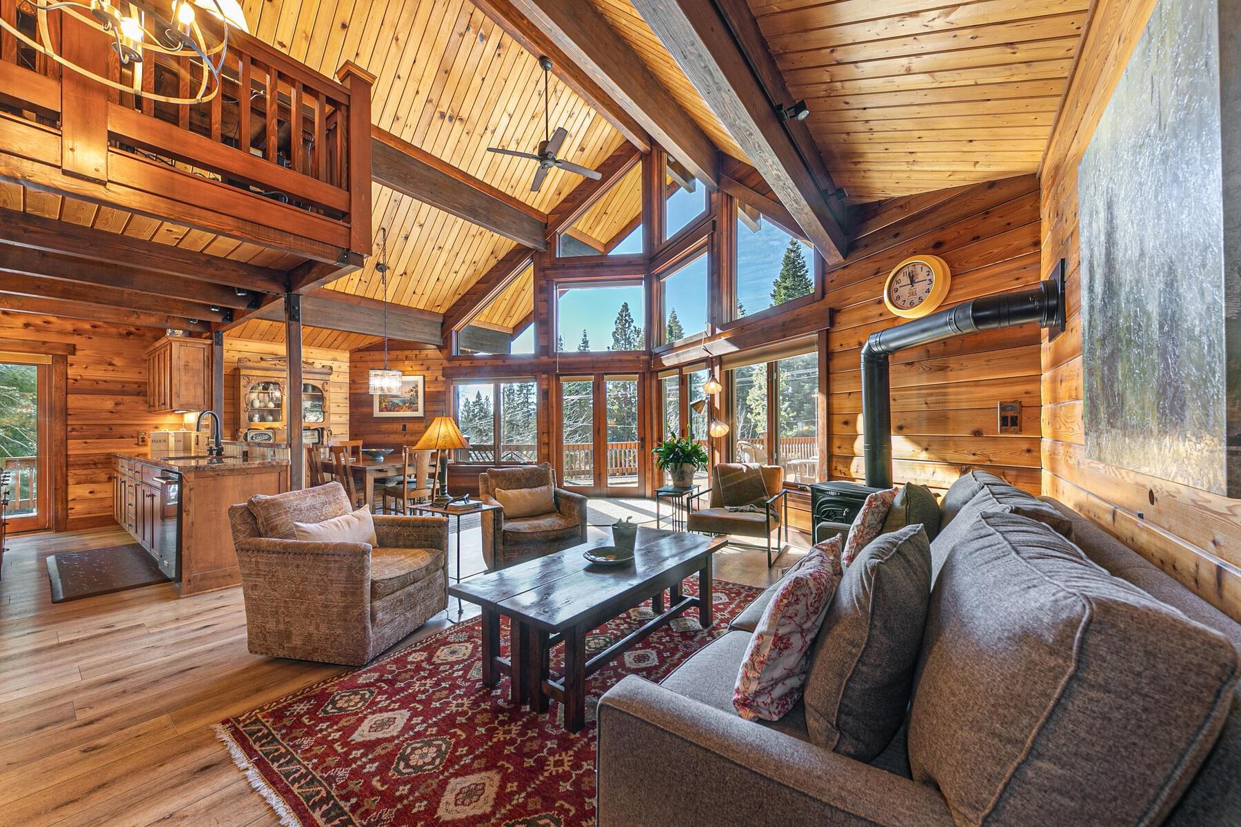 11443 Sitzmark Way Truckee, CA 96161 - Photo 8 of 28 Gallery Image 8