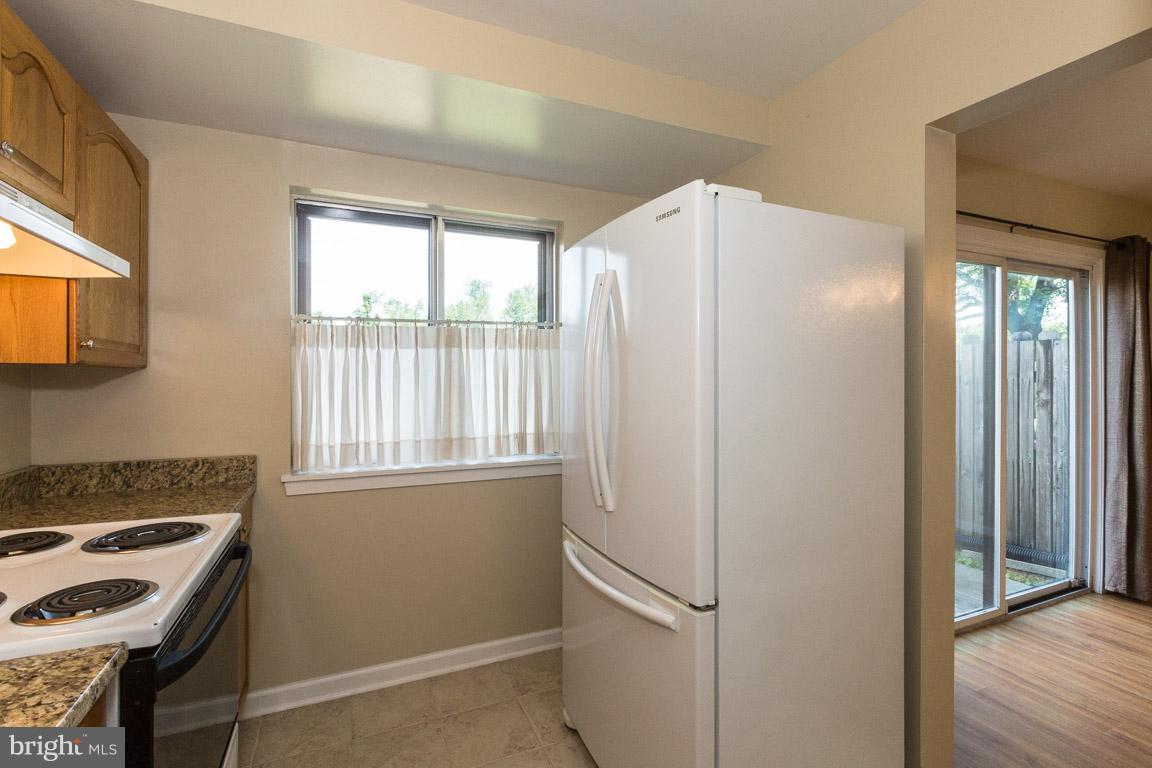 19551 Transhire Road Gaithersburg, MD 20886 - Photo 13 of 30 French-Door Refrigerator