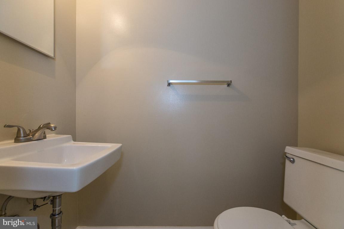 19551 Transhire Road Gaithersburg, MD 20886 - Photo 15 of 30 Half Bath on main level