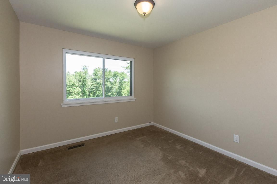19551 Transhire Road Gaithersburg, MD 20886 - Photo 22 of 30 Bedroom #2
