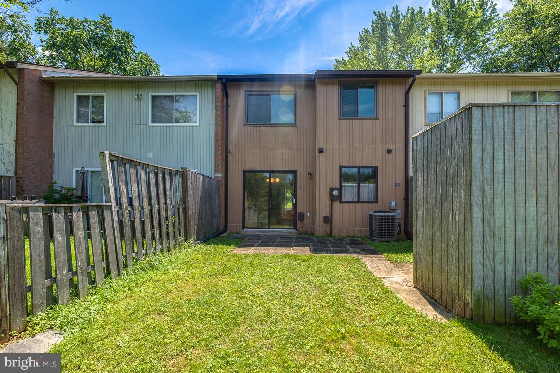 19551 Transhire Road Gaithersburg, MD 20886 - Photo 26 of 30 Recent repainted outside and nice yard too!