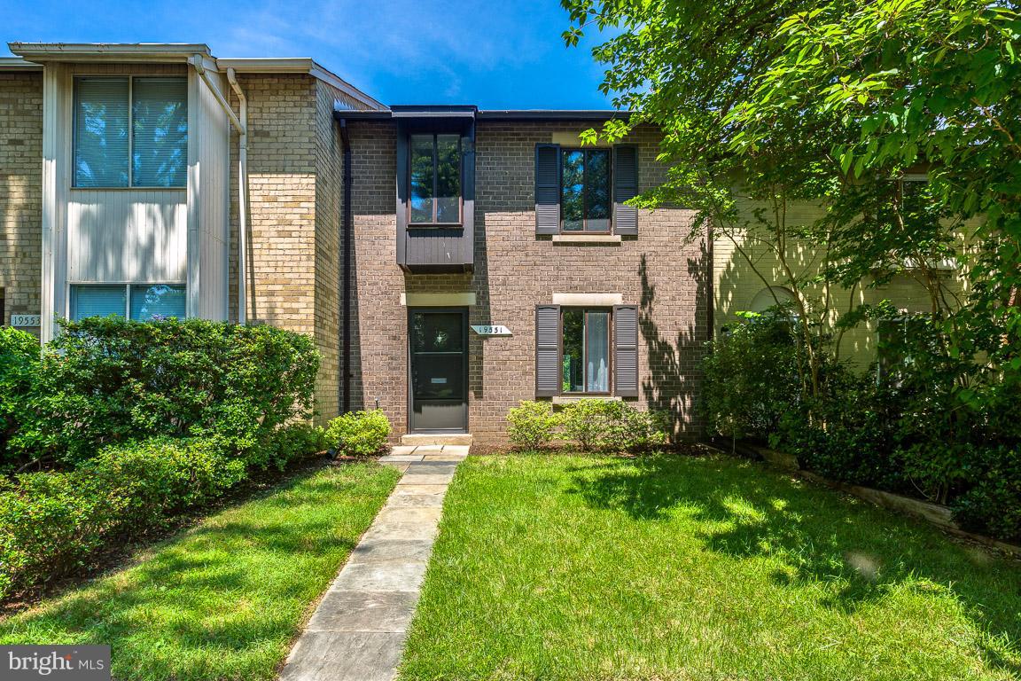 19551 Transhire Road Gaithersburg, MD 20886 - Photo 29 of 30 Exterior (Front) - view 2