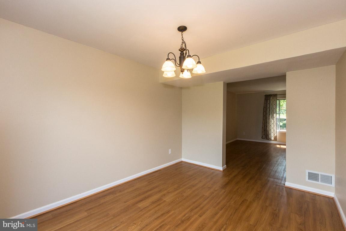 19551 Transhire Road Gaithersburg, MD 20886 - Photo 9 of 30 Dining Room - view 3