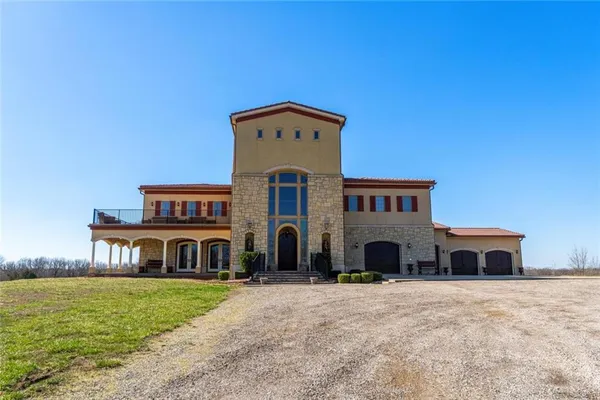 $1,900,000 | 2343 North 600 Road, Edgerton, KS 66021