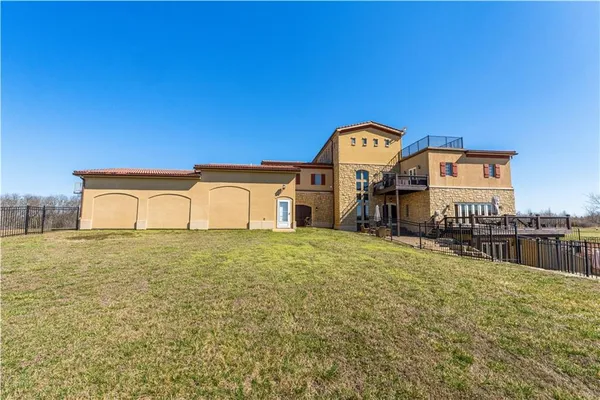 $1,900,000 | 2343 North 600 Road, Edgerton, KS 66021