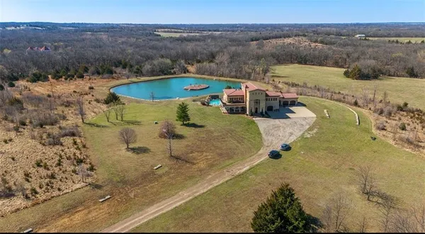 $1,900,000 | 2343 North 600 Road, Edgerton, KS 66021