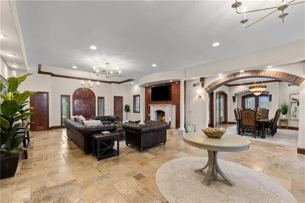 $1,900,000 | 2343 North 600 Road, Edgerton, KS 66021