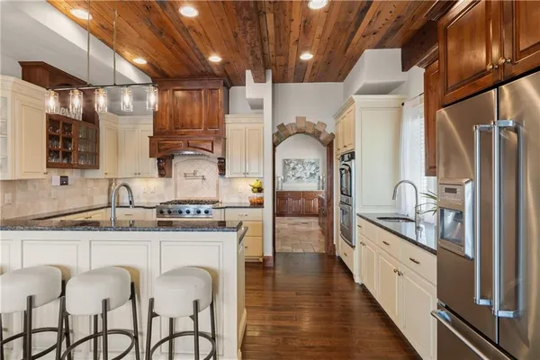 $1,900,000 | 2343 North 600 Road, Edgerton, KS 66021