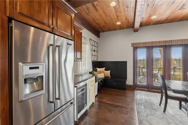 $1,900,000 | 2343 North 600 Road, Edgerton, KS 66021