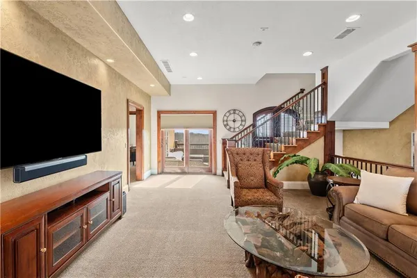 $1,900,000 | 2343 North 600 Road, Edgerton, KS 66021