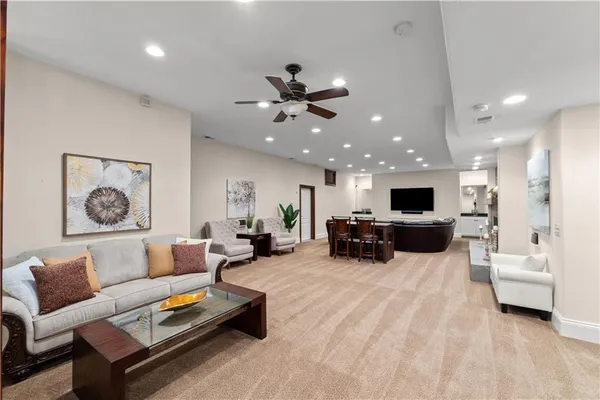 $1,900,000 | 2343 North 600 Road, Edgerton, KS 66021