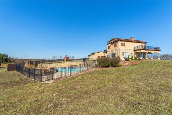 $1,900,000 | 2343 North 600 Road, Edgerton, KS 66021