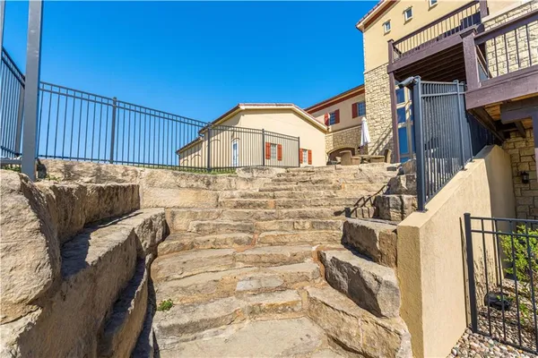 $1,900,000 | 2343 North 600 Road, Edgerton, KS 66021