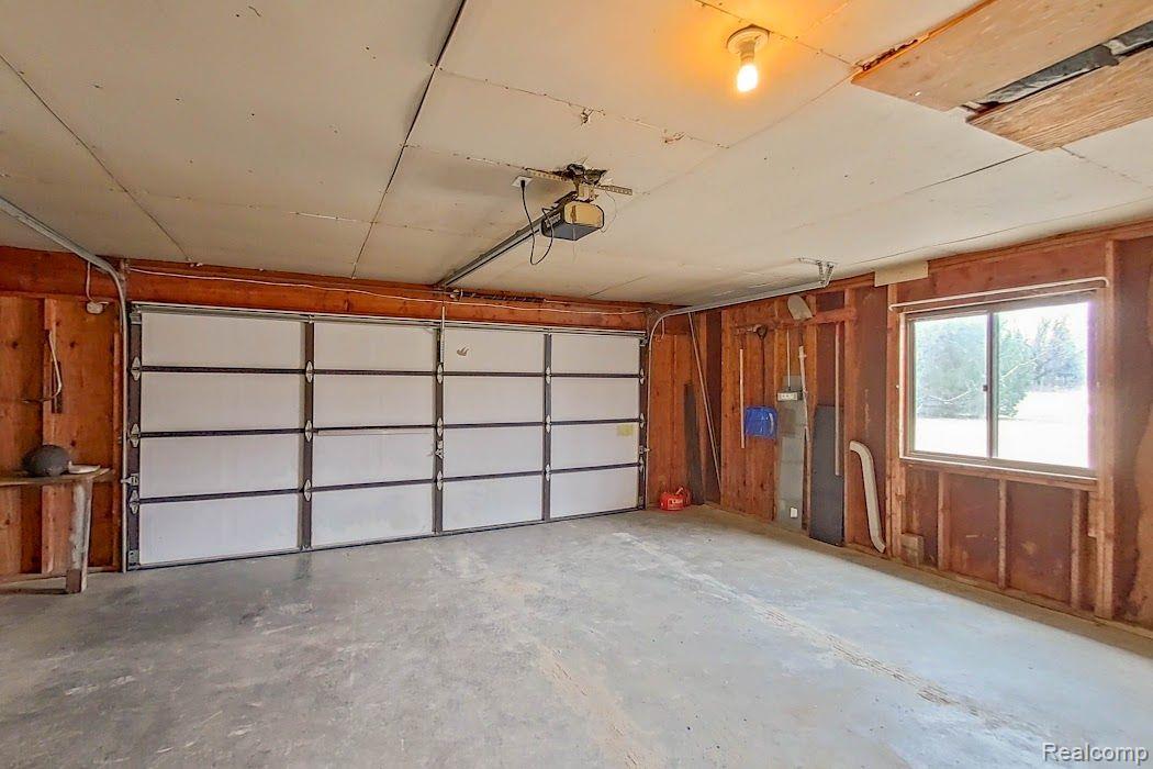 9343 White Lake Road Fenton, MI 48430 - Photo 24 of 26 Gallery Image 24