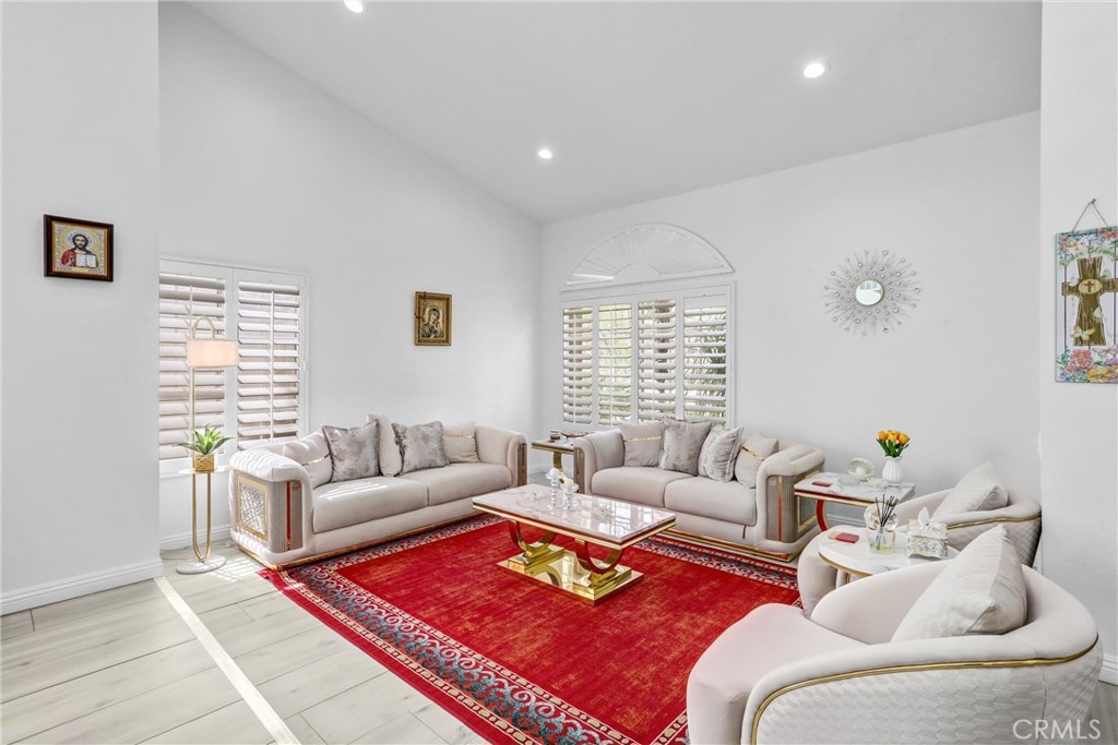 17102 Whispering Brook Way Riverside, CA 92503 - Photo 8 of 71 Gallery Image 8