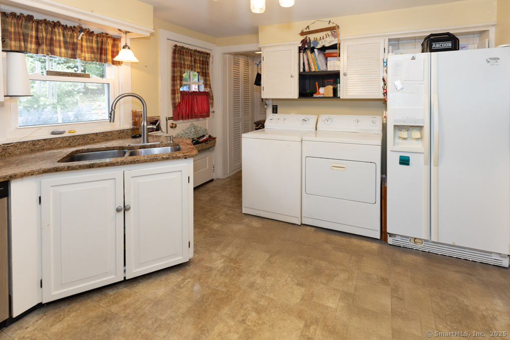 46 Hemlock Drive Deep River, CT 06417 - Photo 14 of 40