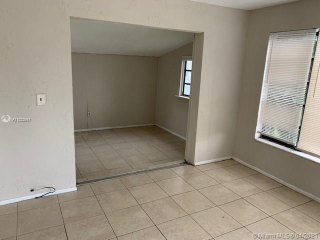 1200 Avenue R Riviera Beach, FL 33404 - Photo 15 of 18 Gallery Image 15