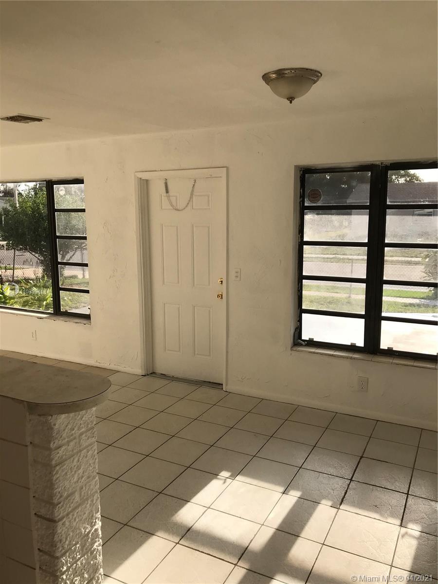 1200 Avenue R Riviera Beach, FL 33404 - Photo 5 of 18 Gallery Image 5