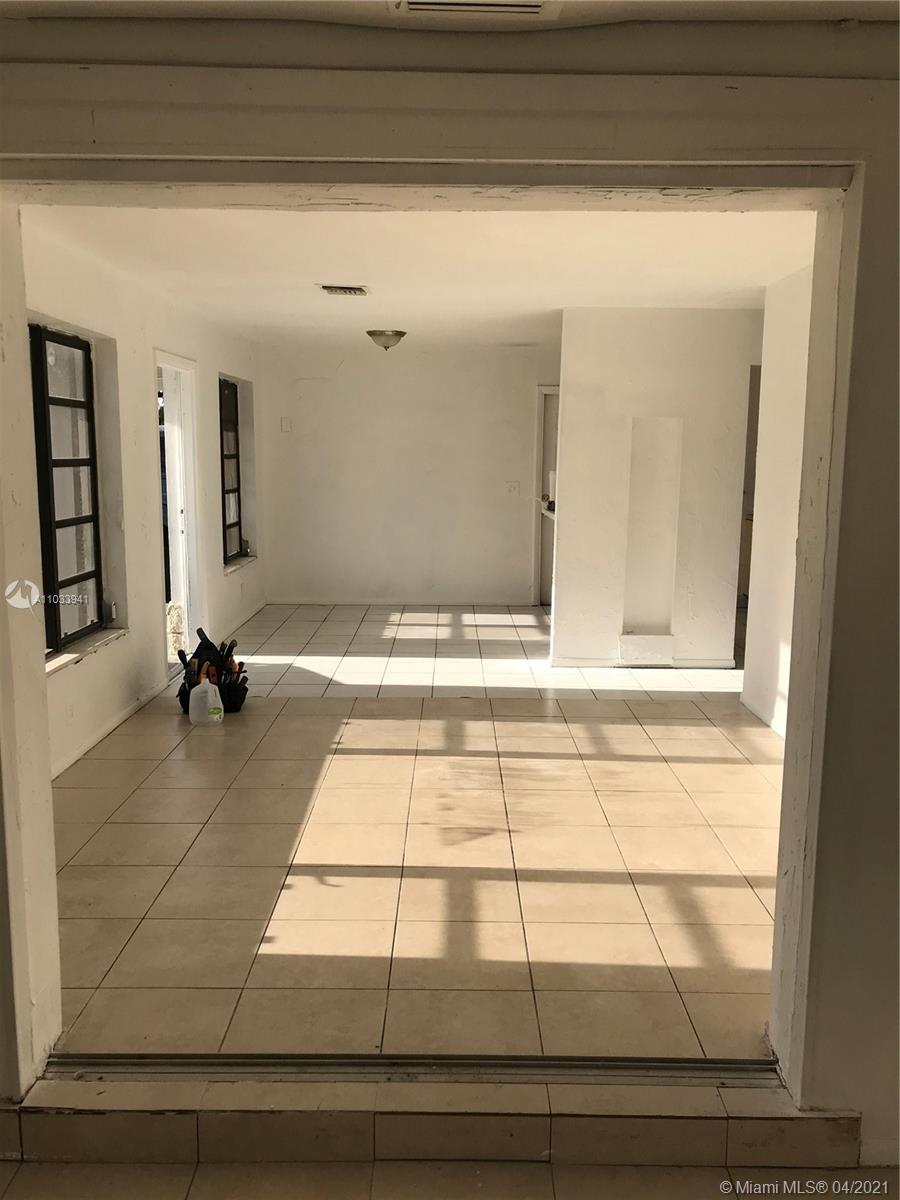 1200 Avenue R Riviera Beach, FL 33404 - Photo 6 of 18 Gallery Image 6