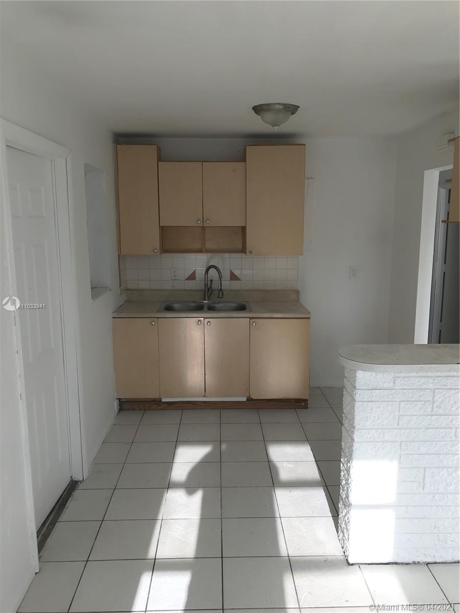 1200 Avenue R Riviera Beach, FL 33404 - Photo 8 of 18 Gallery Image 8