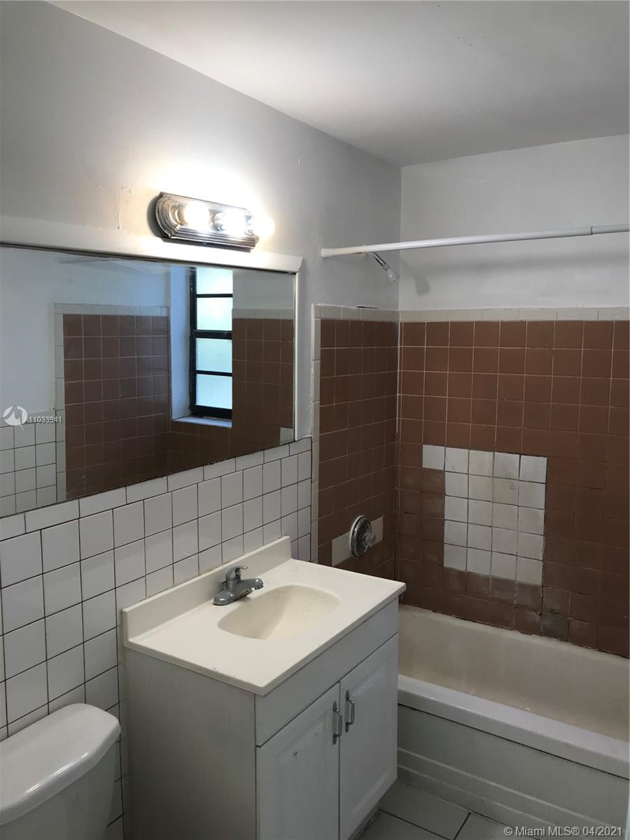 1200 Avenue R Riviera Beach, FL 33404 - Photo 10 of 18 Gallery Image 10