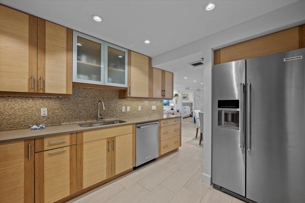 200 Ocean Trail Way, Unit 604 Jupiter, FL 33477 - Photo 10 of 44 Open Modern Kitchen